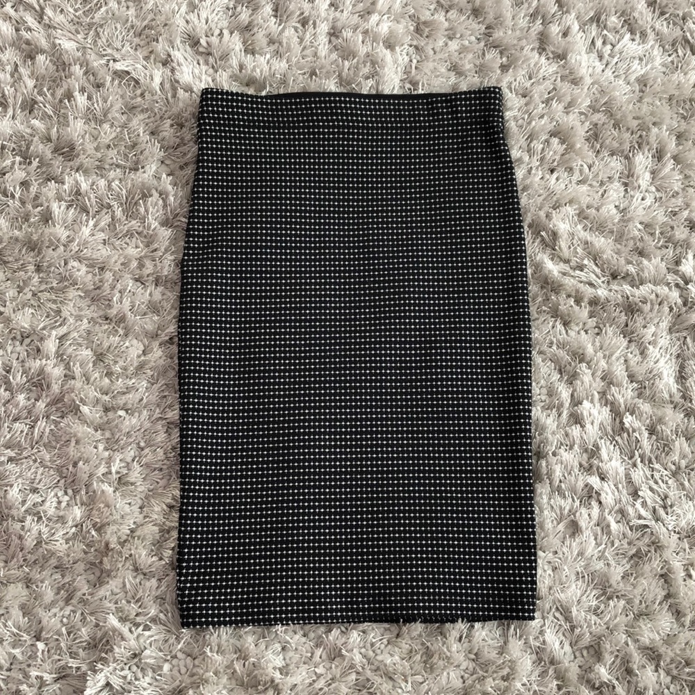Max studio jacquard black and White skirt